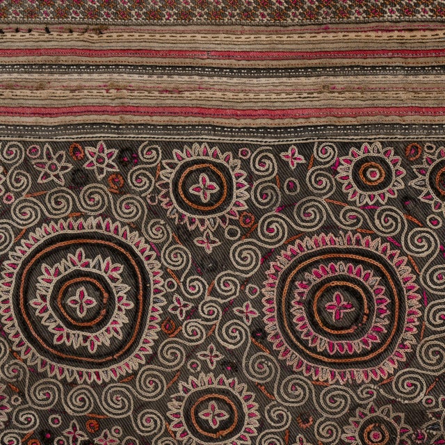 Early 20th Century China Tan Textile Wall Hanging For Sale - Image 14 of 15