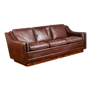 1960s Mid Century Danish Modern Brown Leather 3 Seat Rosewood Platform Mid-Century Modern Sofa For Sale