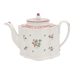 Lowestoft Chinese Export–Style Tea Pot, England Circa 1790