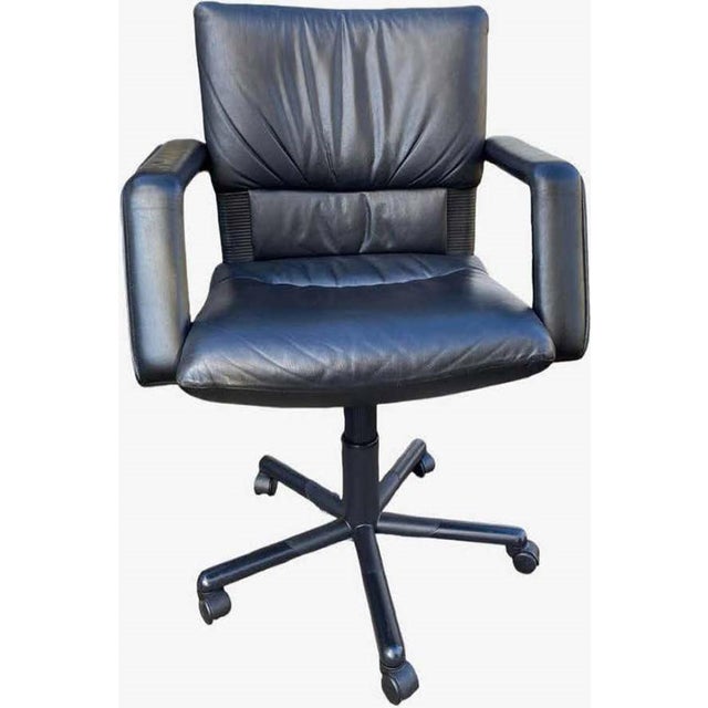 "Vintage" Mario Bellini executive leather swivel chair for Vitra with adjustable height and recliner. Good condition...