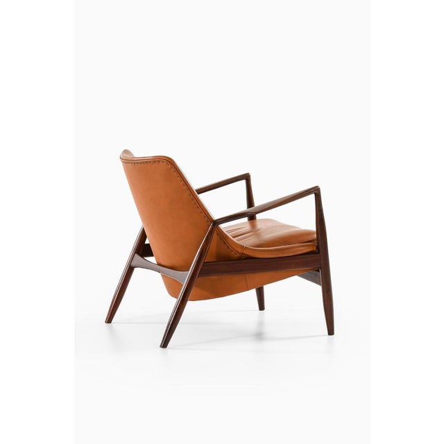 Afromosia and Leather Easy Chair attributed to Ib Kofod-Larsen, 1950s For Sale - Image 10 of 11