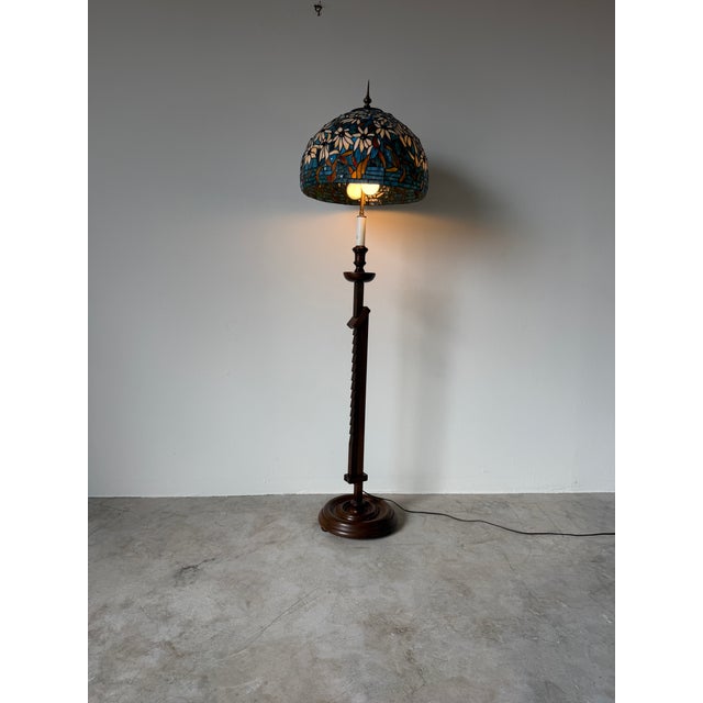 1970s Vintage Adjustable Ratchet Wood Floor Lamp With Tiffany-Style Stained Glass Shade For Sale - Image 5 of 12