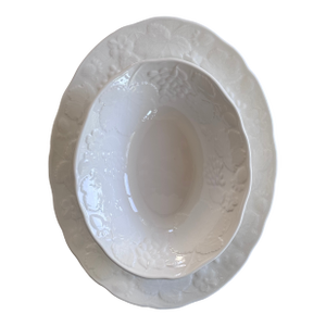 Set of 2 Wedgwood Strawberry & Vine Serving Pieces