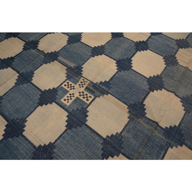 Early 20th Century 1930s Blue White Octagonal Antique Indian Cotton Dhurrie Rug 12'3" X 19' Flat Weave Cotton Carpet For Sale - Image 5 of 17