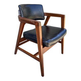 Vintage Mid Century Modern Gunlock Chair For Sale