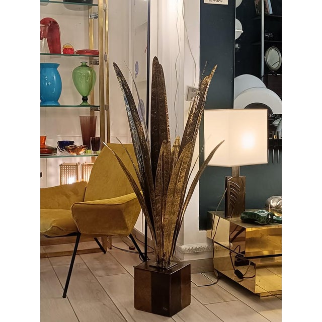 Tommaso Barbi Gilt Palm Table or Floor Lamp in the style of Tommaso Barbi, Italy, 1960s For Sale - Image 4 of 8