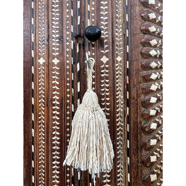 Superb 19th Century Anglo Indian Rosewood Cabinet, Intricate Inlay For Sale - Image 9 of 18