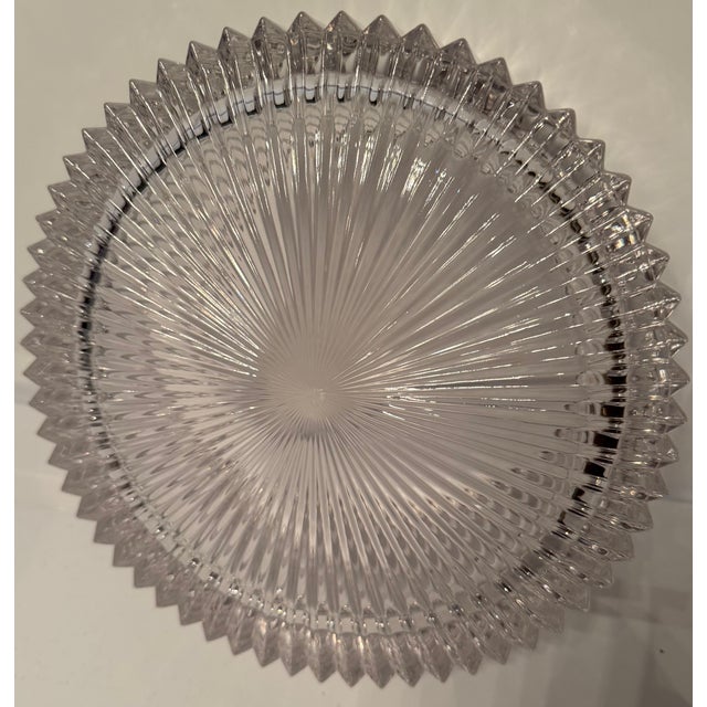 1980s Large Ribbed Glass Serving Bowl With Sunburst Base – Mid Century Modern Style For Sale - Image 5 of 6