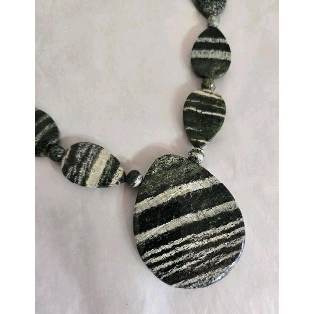 Polished Banded Agate and Sterling Silver Jewellery Set, Set of 3 For Sale - Image 6 of 18