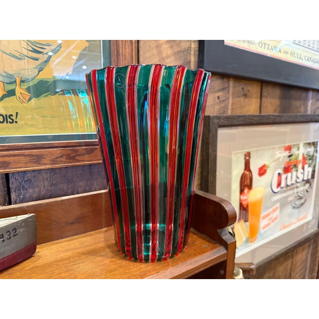 Italian Vintage Gio Ponti for Venini Red and Green "A Cane" Glass Vase Murano Italy c.2002 For Sale - Image 3 of 4