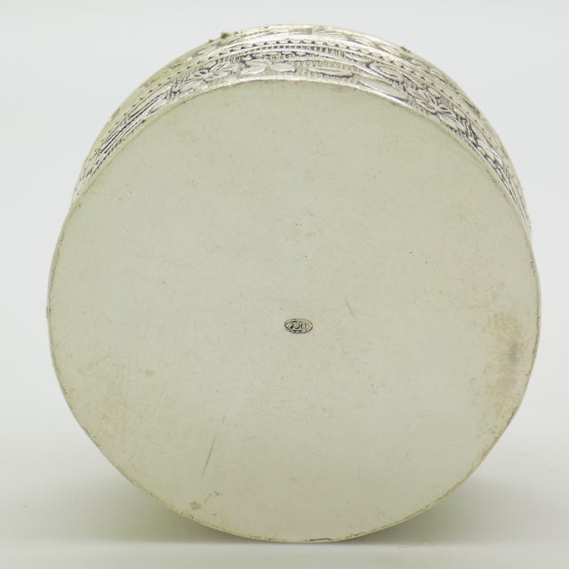 Silver Vintage Italian Round Silver 800 Pill Trinket Snuff Box, 1980s For Sale - Image 8 of 13