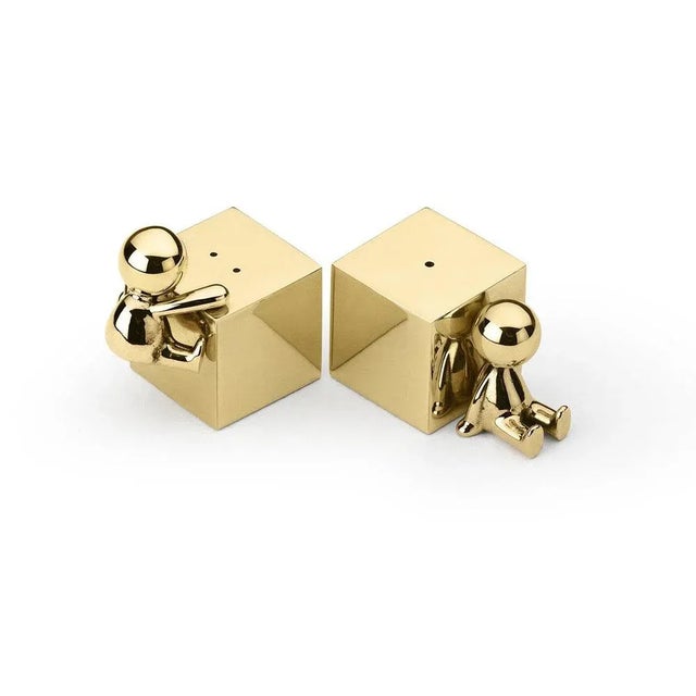 Contemporary Omini Salt and Pepper Shakers with Polished Brass Finish, Set of 2 For Sale - Image 3 of 5