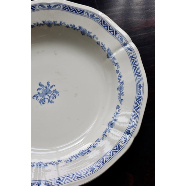 1940s Round Royal Serving Dish in Earthenware from Gien, 1940s For Sale - Image 5 of 8