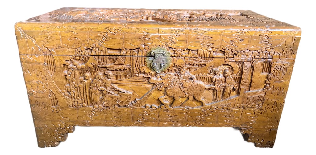 ヴィンテージ 中国風 神獣・グリフィン型 卓上ライター ＆ シガレットボックス Vintage 1940's Chinese Glazed Carved Scenic Wood Chest | Chairish