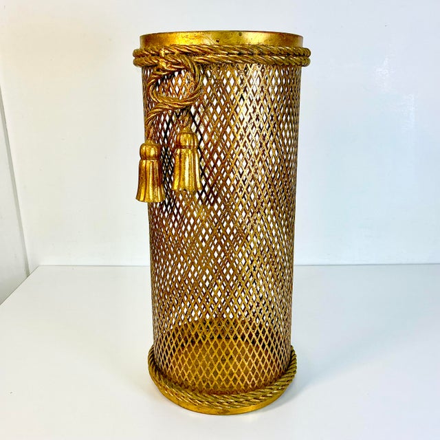 1950s Vintage Li Puma Italian Hollywood Regency Rope & Tassel Metal Mesh Umbrella Stand, Florence For Sale - Image 11 of 13