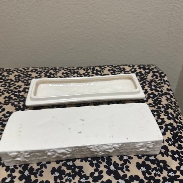 Vintage Mid-Century Modern Italian Neo-Classical Relief Ceramic Trinket Box For Sale - Image 10 of 10