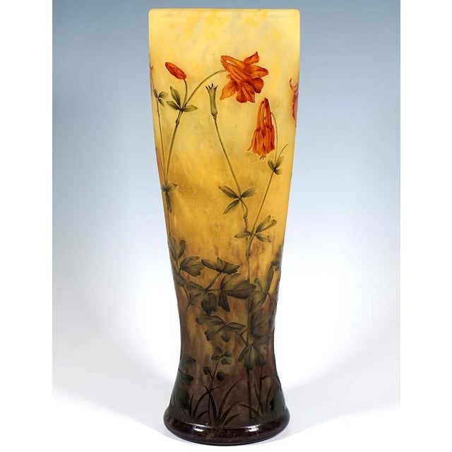 Large baluster vase on a flush, slightly flared base; the sides curve gently upwards and widen towards the opening;...
