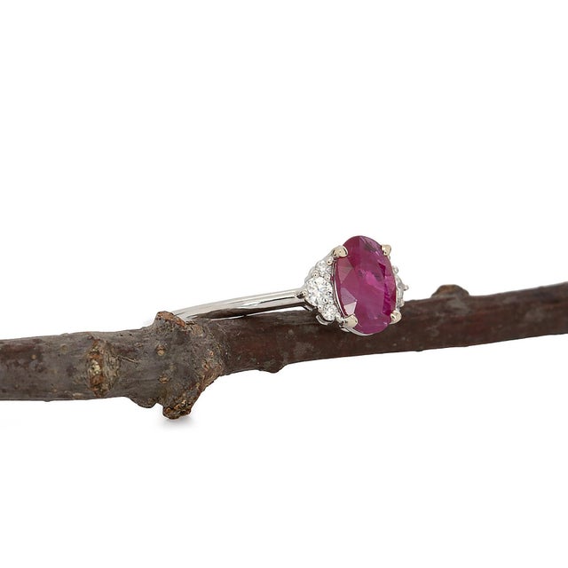 Mozambique Ruby Ring With Natural Diamonds Accents: Solid 14k Gold, Oval 7x5mm For Sale In Columbus - Image 6 of 10