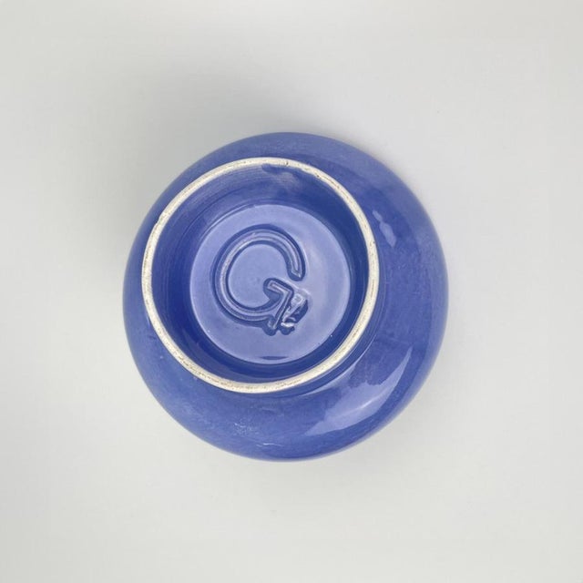 Lavender blue ceramic trinket dish from the Italian manufacturer Gabbianelli. Embossed mark: Circa 70 Weight: 260 g...