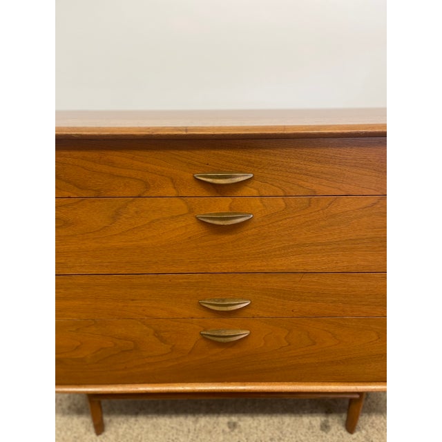 1960s Vintage Mid Century Modern Drexel Parallel Dresser and Record Cabinet Set of 2 For Sale In Seattle - Image 6 of 15