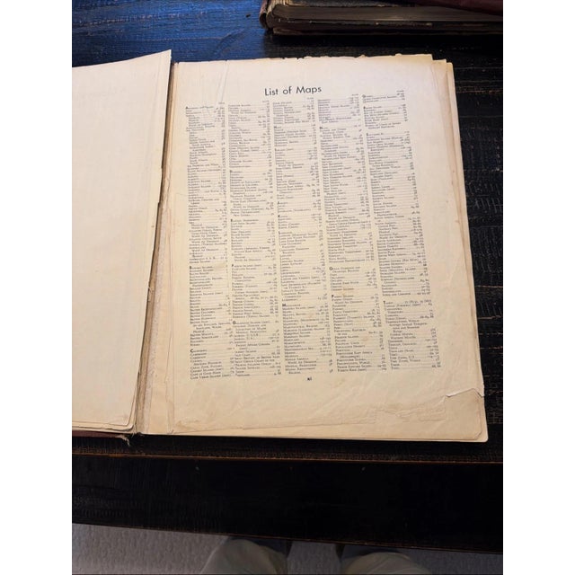 1940s Encyclopedia Britanica World Atlas 1947 Vintage with approximately 150 Map Plates of the United States and Post-WWII World For Sale - Image 5 of 10