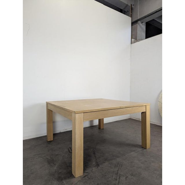 Large Modern Square Table in Wood, in Very Good conditions.