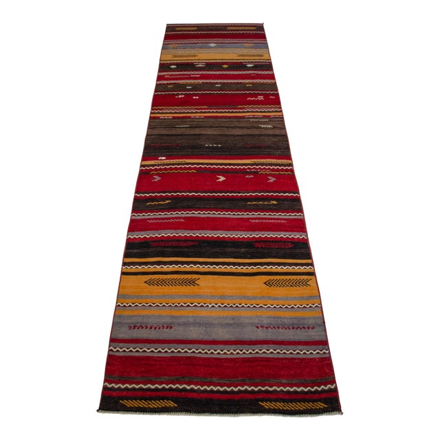 Vintage Turkish Runner Rug Handmade Embroidered Wool Kilim Rug Hallway Runner Rug Kitchen Decor - 2′6″ × 9′1″ For Sale