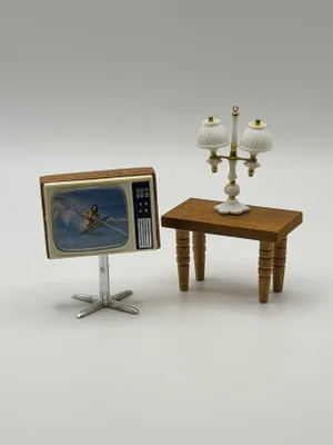 Vintage 1:12 Scale Miniature Living Room Set — Tv, Side Table & Table Lamp, Unmarked