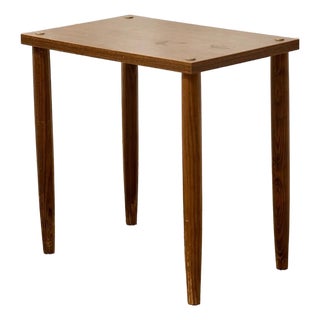 Vintage Mid-Century Modern Wood Side Table With Brass Corner Accents For Sale