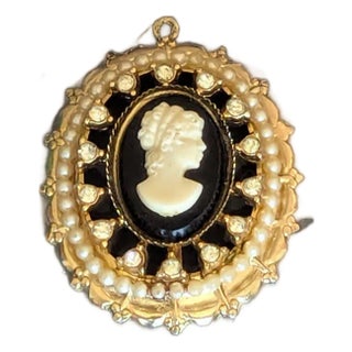 Mid 20th Century Coro Cameo Pendant For Sale