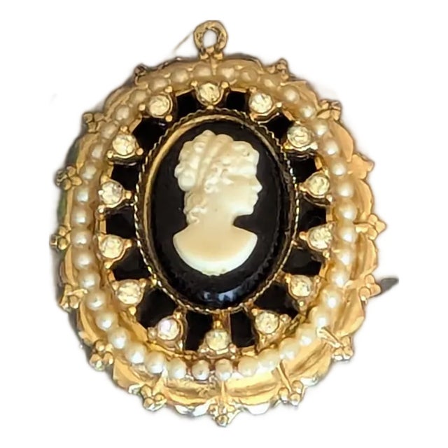 Mid 20th Century Coro Cameo Pendant For Sale
