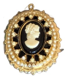 Example of Coro Necklaces