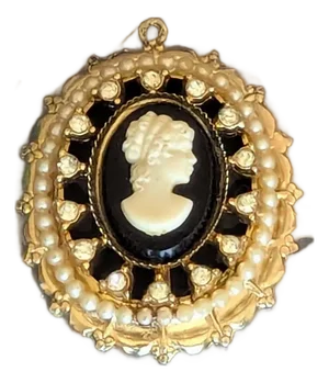 Mid 20th Century Costume Cameo Pendant