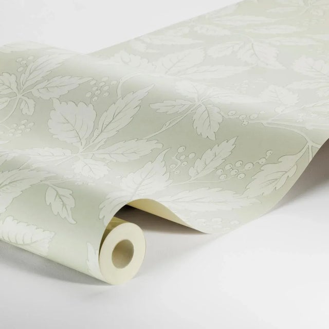 With its repeating motifs of leafy vines and berries, Vildvin is an enchanting botanical that works well in a wide range...