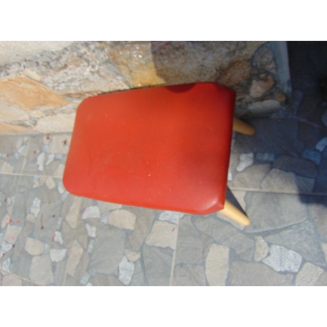 Stool, vintage 1950s-1970s, dimensions: height 20 cm, width 31 cm, depth 23 cm.