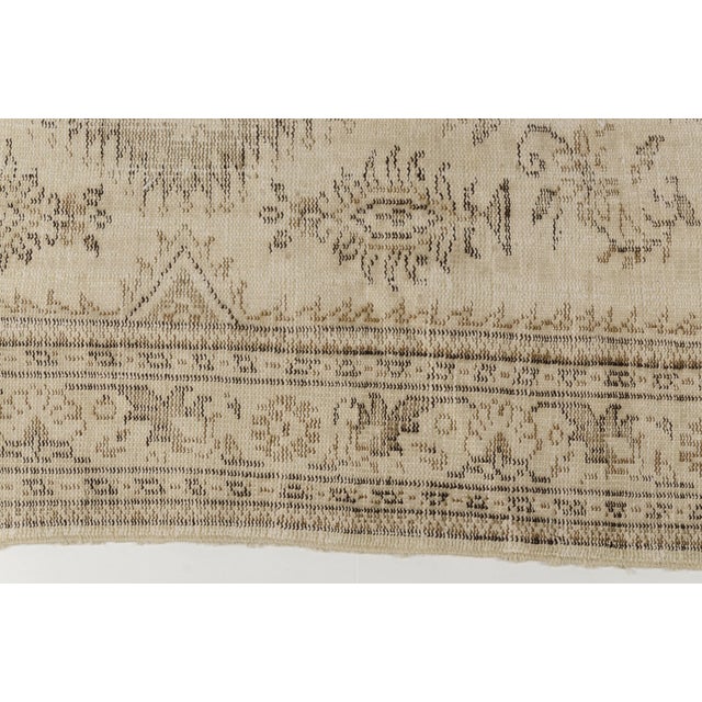 Mid 20th Century Beige Handknotted Area Carpet For Sale - Image 9 of 10