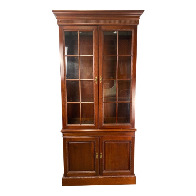 Vintage Wellington Hall Chippendale Style Mahogany Display