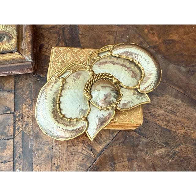 Wonderful hammered brass butterfly belt buckle, made by Exart in Mexico in the 1970s, this cool piece looks great wrapped...