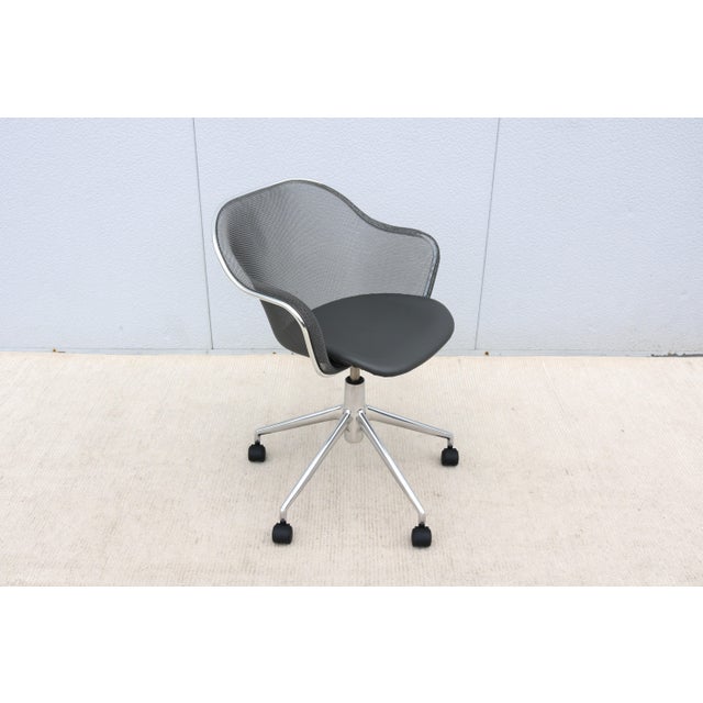 Italian Modern Antonio Citterio for B&b Italia Iuta Swivel Desk Task Chair, Gray Leather For Sale In New York - Image 6 of 18