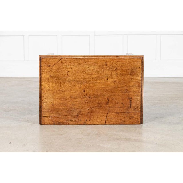 George III English Writing Table in Mahogany, 1780 For Sale - Image 4 of 16