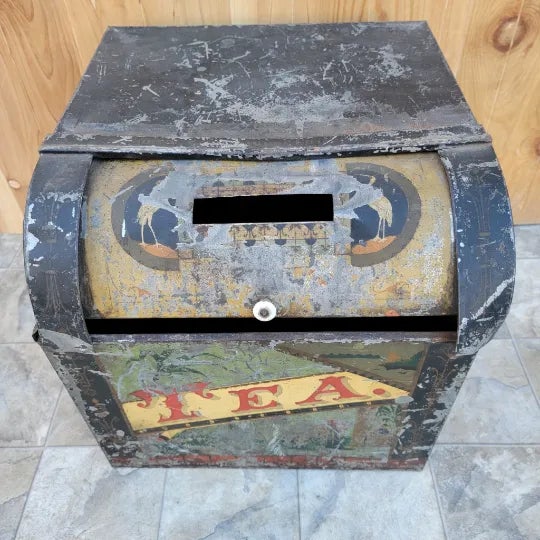 Early 20th Century Antique Metal Large Tea Tin for General and County Stores For Sale - Image 4 of 10