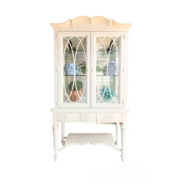 Off-white Vintage Stanley Arched Top Fretwork Off White Glass Shelf 1 Drawer China Display Cabinet For Sale - Image 8 of 11