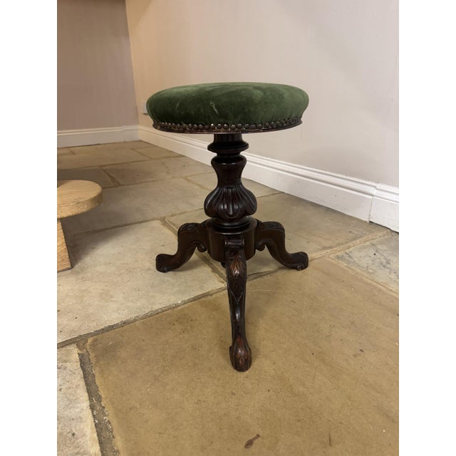 Wonderful quality antique Victorian carved walnut revolving stool, having a quality antique Victorian revolving stool with...