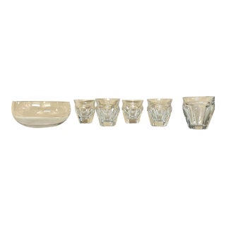 Late 20th Century Baccarat Faceted Optic Cut Crystal 5 Shot Glasses With Low Profile Crystal Bowl - 6 pcs For Sale