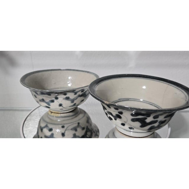 Antique Vietnamese blue-and-white ceramic bowl (19th century), diameter 14.5 cm For Sale - Image 11 of 11