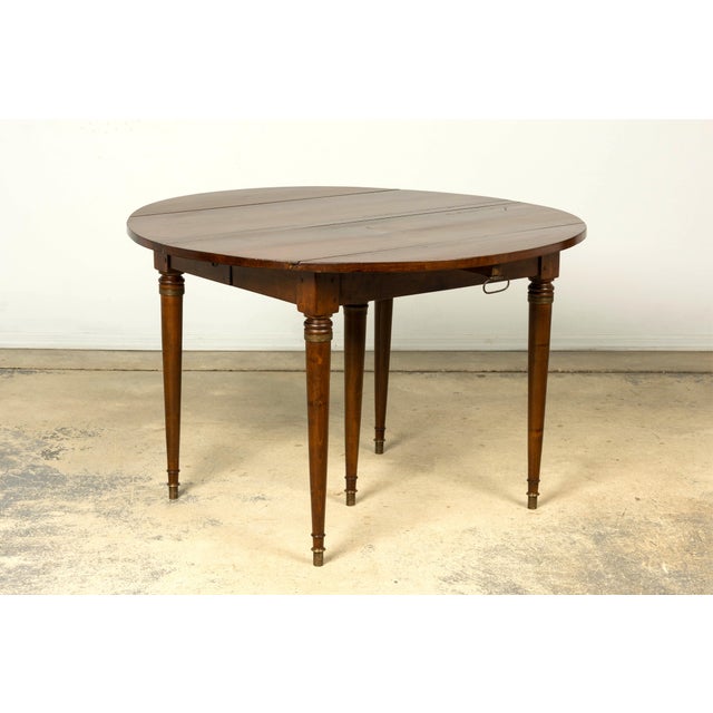 Early 19th Century French Directoire Walnut Extending Dining Table For Sale - Image 17 of 18