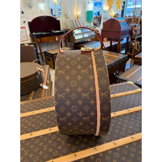 Round Hat Box from Louis Vuitton, 2000s For Sale - Image 6 of 16