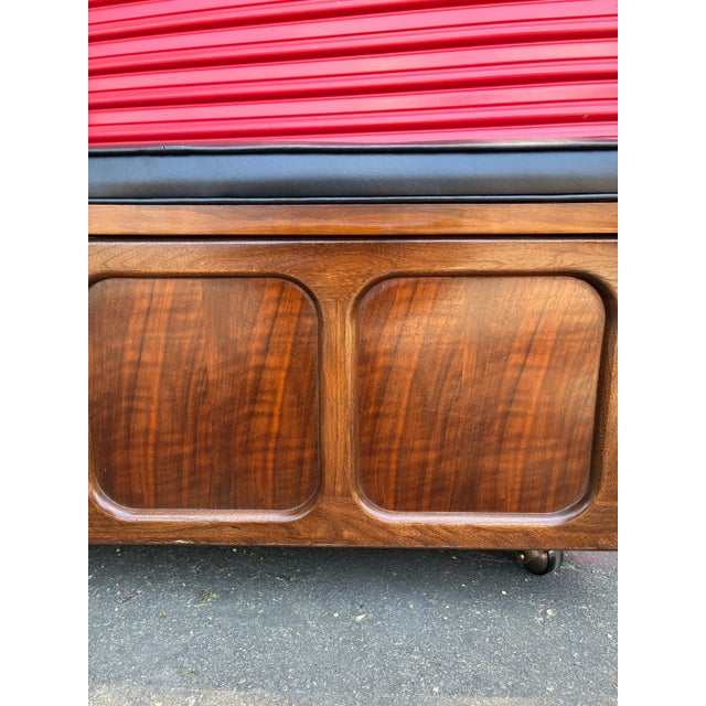 Vintage Mid Century Lane Cedar Chest Bench With Upholstered Top For Sale In San Diego - Image 6 of 7