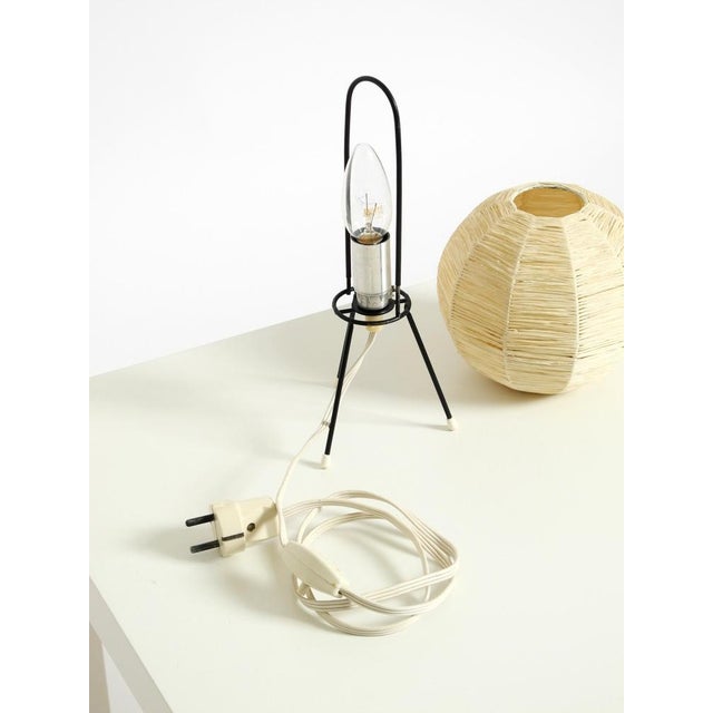 Mid-Century Modern Tripod Raffia Table Lamp, 1950s For Sale - Image 16 of 18