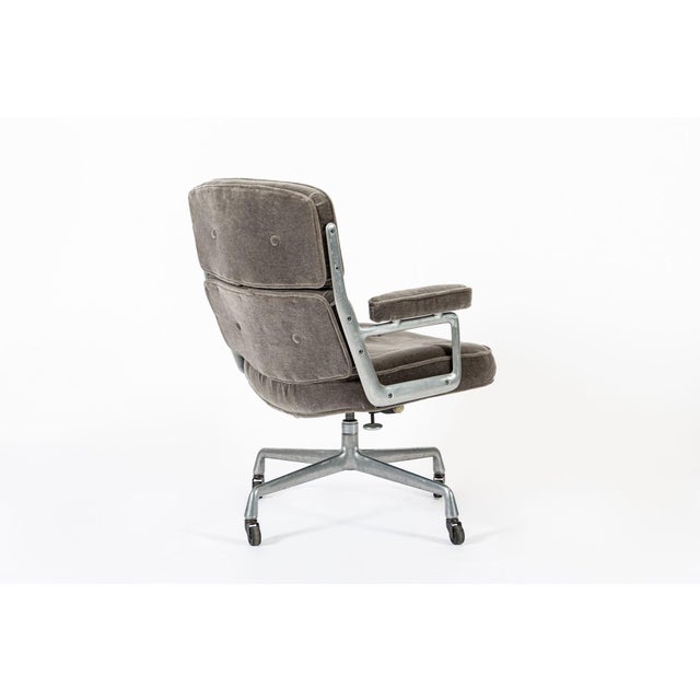 Metal Vintage Eames Time Life Gray Velvet Office Chair Herman Miller 1978 For Sale - Image 7 of 13